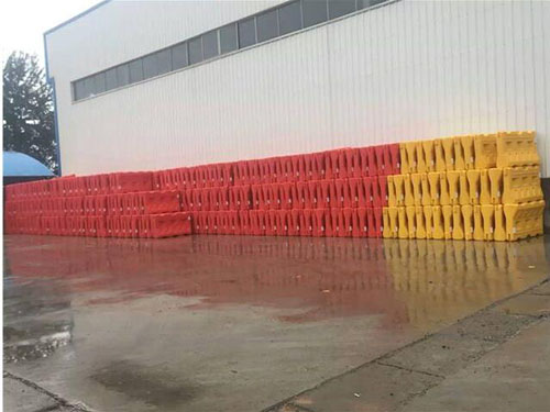 注水围挡